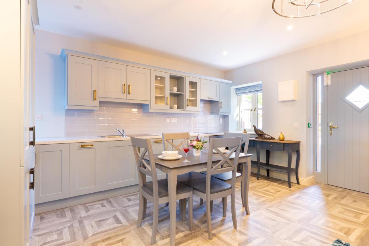 نافان Queens Brook Apartment المظهر الخارجي الصورة