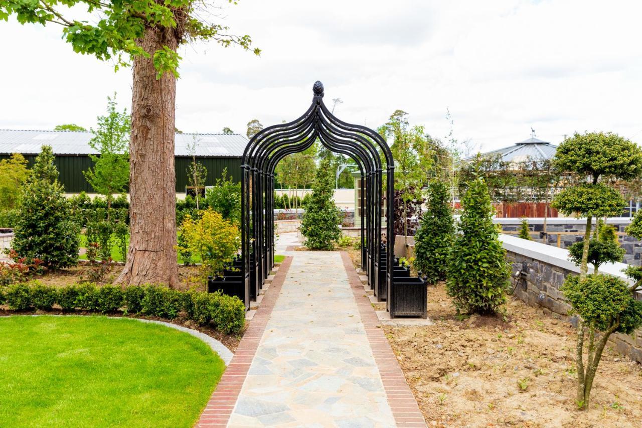 نافان Queens Brook Apartment المظهر الخارجي الصورة